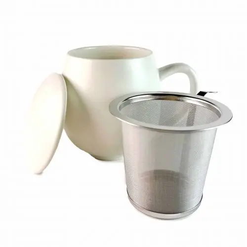 Tasse céramique blanche avec filtre métal et couvercle 